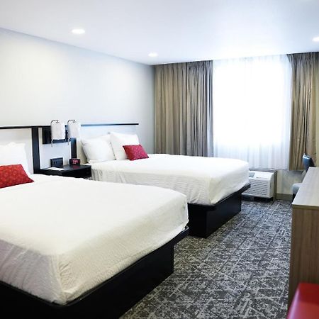 Ramada By Wyndham Dfw Airport Hotel Irving Exterior foto